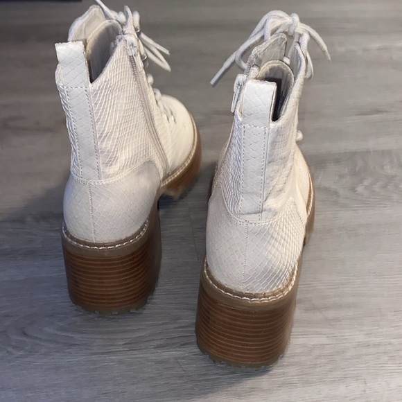 MIA Textured Boots - Picture 5 of 9